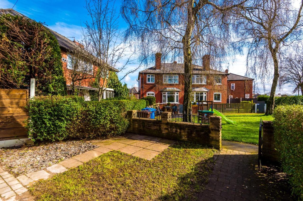 Nice Three Bedroom House In Manchester Exterior foto